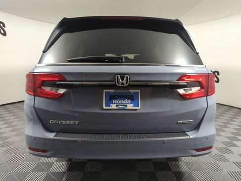 Certified 2024 Honda Odyssey Touring image 4