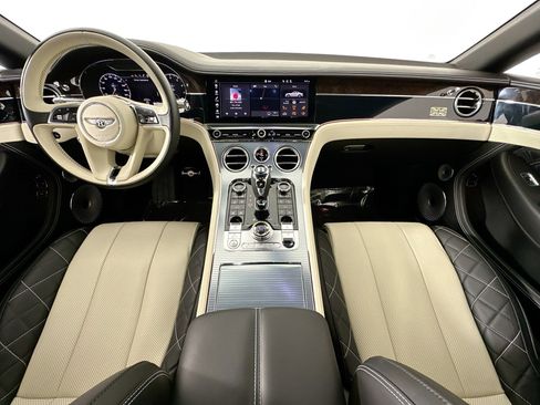 Certified 2020 Bentley Continental GT V8 image 4