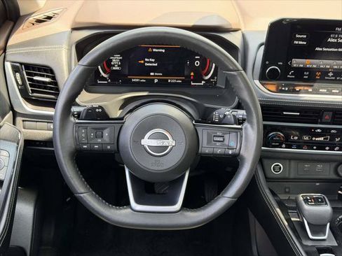 Used 2023 Nissan Rogue Platinum w/ Platinum Premium Package AWD/4WD image 17