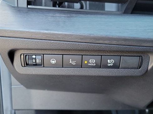 Used 2024 Nissan Ariya AWD image 25