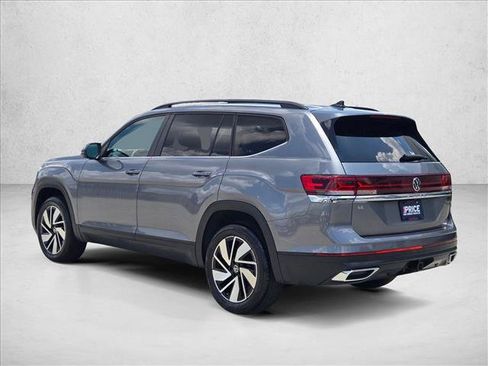 Used 2025 Volkswagen Atlas SE FWD image 8