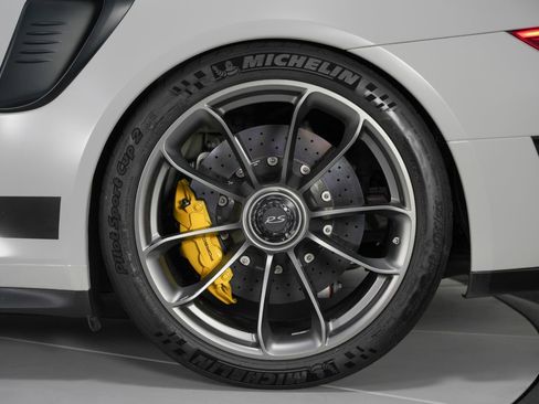 Used 2019 Porsche 911 GT3 RS image 18