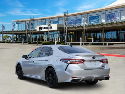 Used 2023 Toyota Camry XSE image 4