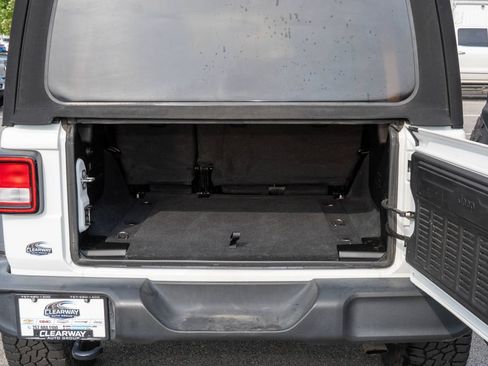 Used 2022 Jeep Wrangler Unlimited Sport AWD/4WD image 7