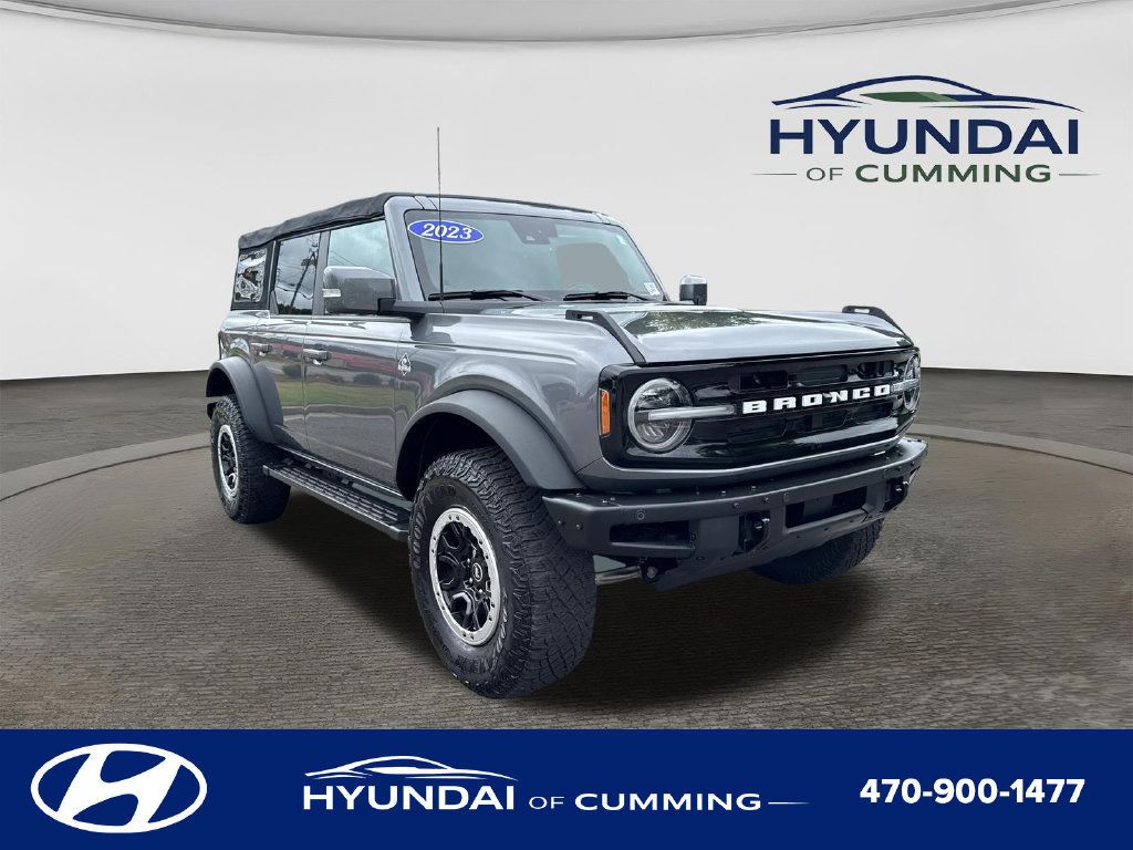 Used 2023 Ford Bronco Outer Banks w/ Sasquatch Package AWD/4WD image 1