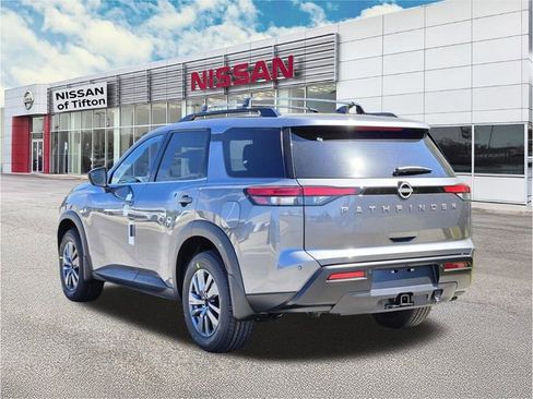 New 2026 Nissan Pathfinder SV w/ SV Premium Package FWD image 6