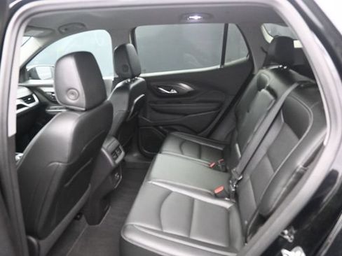 Used 2024 GMC Terrain SLT AWD/4WD image 25