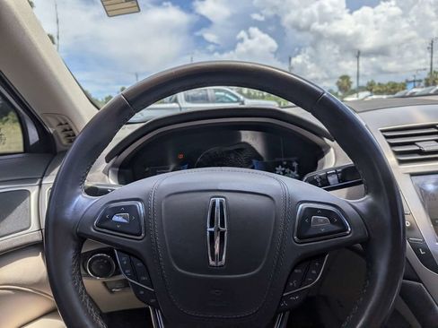 Used 2017 Lincoln MKZ Premiere FWD image 21