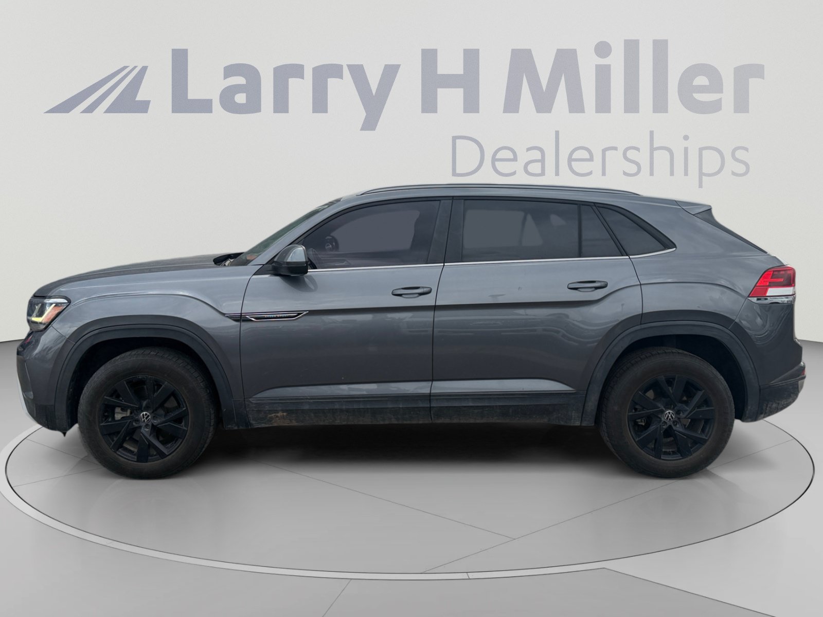 Used 2021 Volkswagen Atlas Cross Sport S FWD image 2