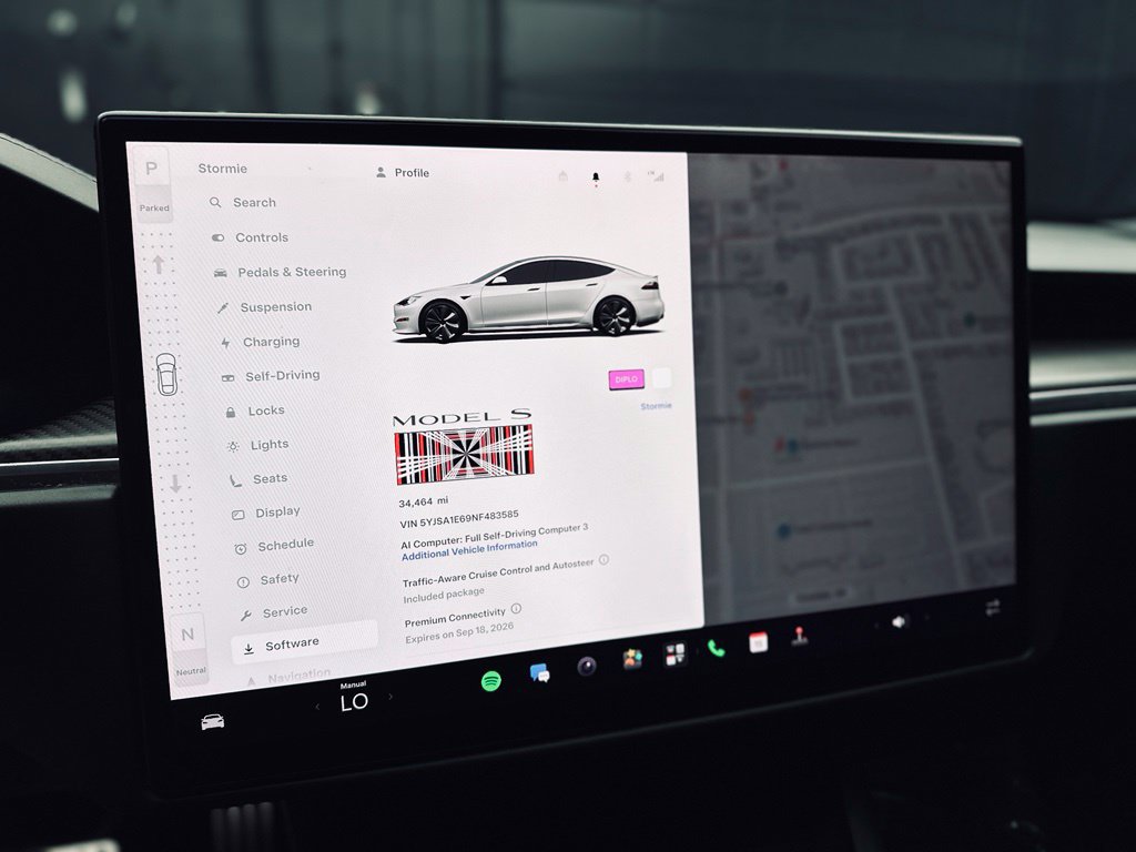 Used 2022 Tesla Model S Plaid AWD/4WD image 2