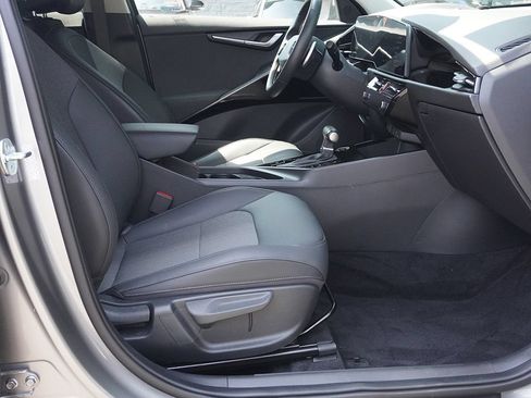 Used 2023 Kia Niro EX FWD image 26