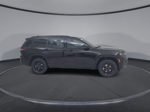 New 2026 Jeep Grand Cherokee L 4WD image 3
