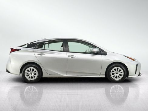 Used 2021 Toyota Prius LE FWD image 6