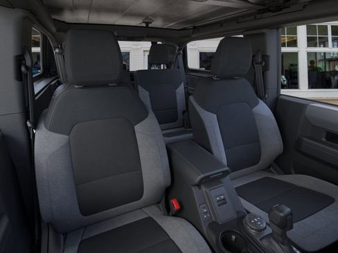New 2025 Ford Bronco Base image 10