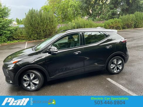 Used 2023 Chevrolet Bolt EUV LT w/ Convenience Package FWD image 4