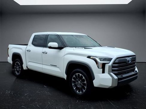 Used 2023 Toyota Tundra Limited AWD/4WD image 5
