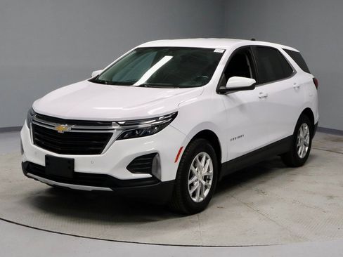 Used 2022 Chevrolet Equinox LT w/ Driver Convenience Package image 8