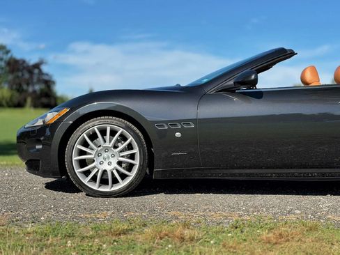 Used 2010 Maserati GranTurismo Convertible RWD image 43