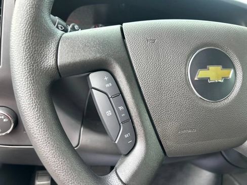 New 2026 Chevrolet Express 3500 LT w/ LT Preferred Equipment Group RWD image 17