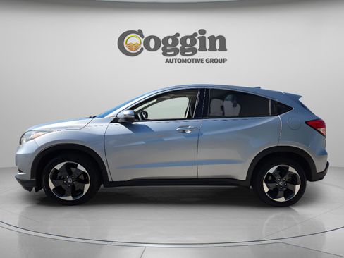 Used 2018 Honda HR-V EX image 2