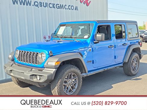 Used 2025 Jeep Wrangler Unlimited Sport AWD/4WD image 3