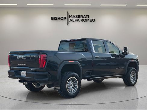 Used 2025 GMC Sierra 2500 Denali Ultimate w/ Max Trailering Package image 7