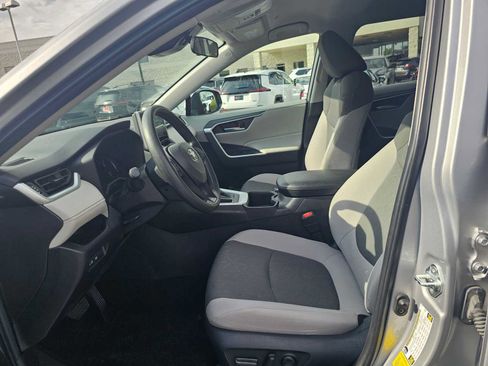 Certified 2025 Toyota RAV4 XLE FWD image 20