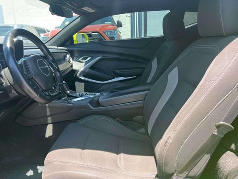 Used 2021 Chevrolet Camaro LT RWD image 17