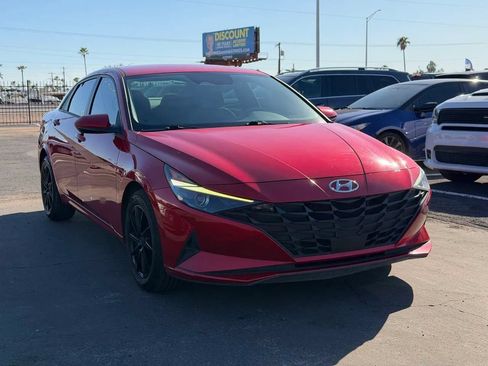 Used 2021 Hyundai Elantra SEL w/ Convenience Package FWD image 10