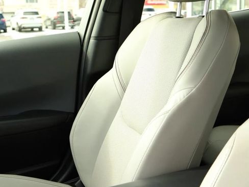 Used 2024 Toyota Prius XLE AWD/4WD image 15