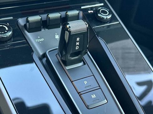 Used 2024 Porsche 911 Carrera 4S image 25