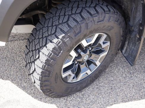 Used 2023 Toyota Tacoma TRD Off-Road w/ TRD Premium Off Road Package AWD/4WD image 13