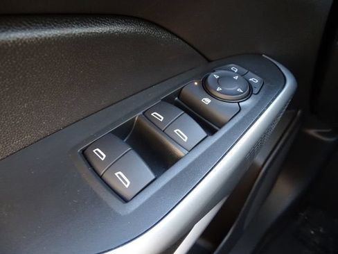 Certified 2025 Chevrolet Trax LS w/ LS Convenience Package FWD image 21