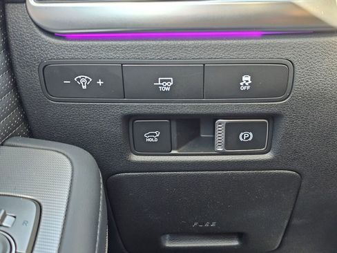 Used 2024 Hyundai Palisade Calligraphy image 22