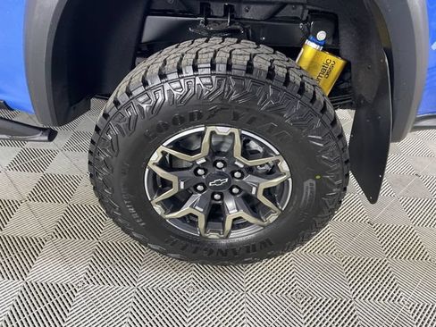 New 2026 Chevrolet Colorado ZR2 w/ Technology Package AWD/4WD image 16