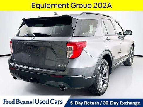Used 2024 Ford Explorer XLT w/ Equipment Group 202A AWD/4WD image 9