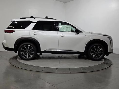New 2026 Nissan Pathfinder Platinum AWD/4WD image 5
