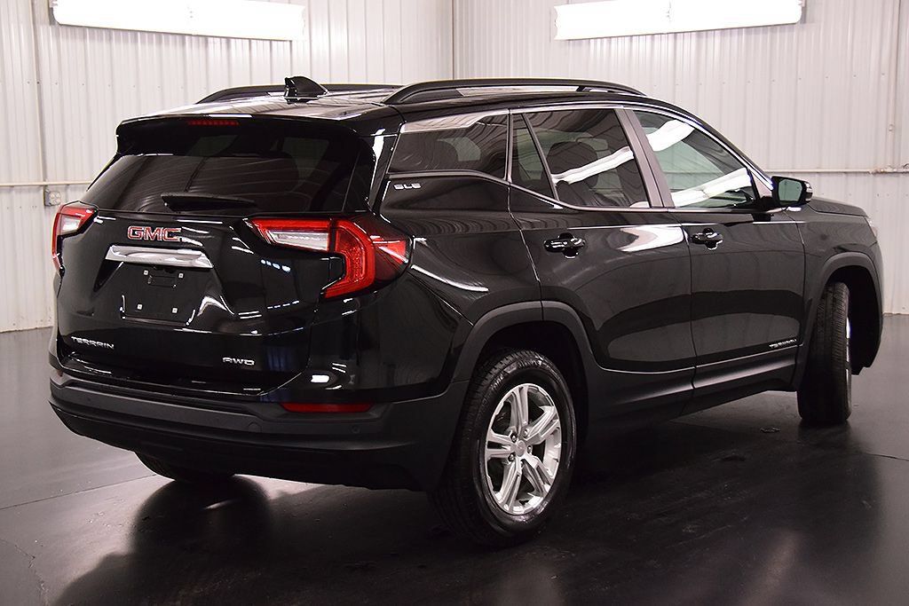 Used 2024 GMC Terrain SLE w/ Driver Convenience Package AWD/4WD image 7