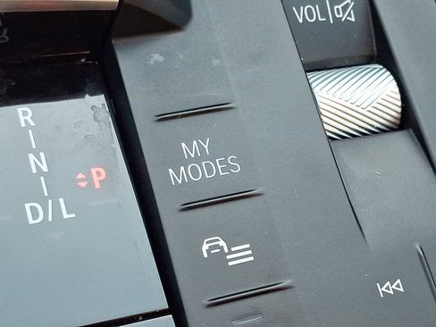 Used 2025 BMW X1 xDrive28i w/ Technology Package image 24