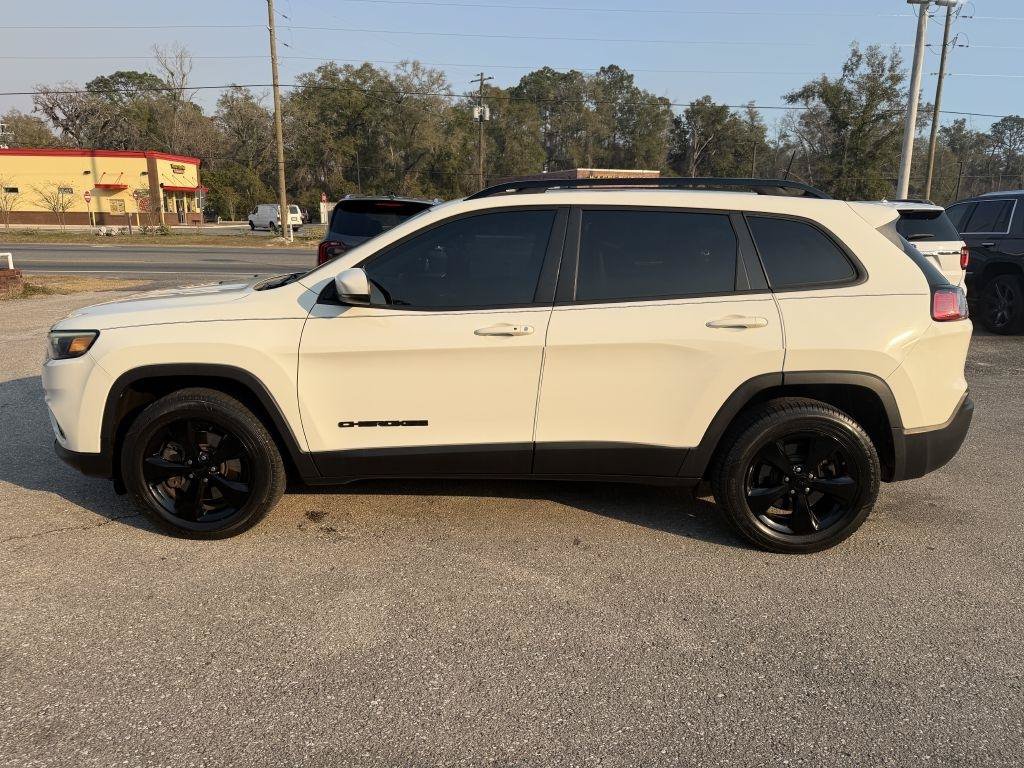 Used 2019 Jeep Cherokee Latitude Plus AWD/4WD image 8