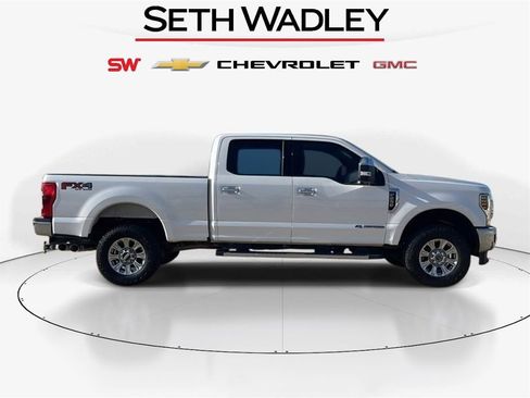 Used 2018 Ford F250 Lariat w/ Chrome Package image 8