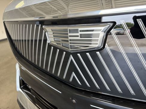 New 2025 Cadillac Escalade IQ Luxury 1 w/ LPO, Radiant Package image 41