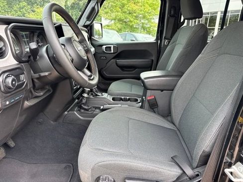Used 2024 Jeep Wrangler Unlimited w/ Convenience Group AWD/4WD image 19
