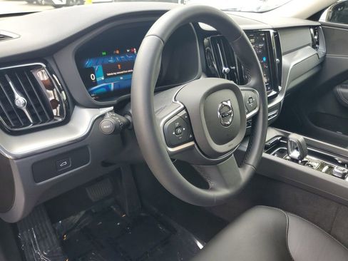 Certified 2025 Volvo XC60 B5 Core AWD/4WD image 17
