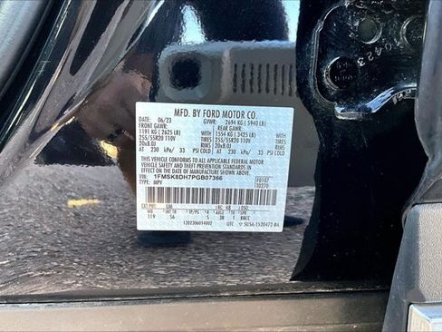 Used 2023 Ford Explorer XLT w/ Equipment Group 202A AWD/4WD image 19