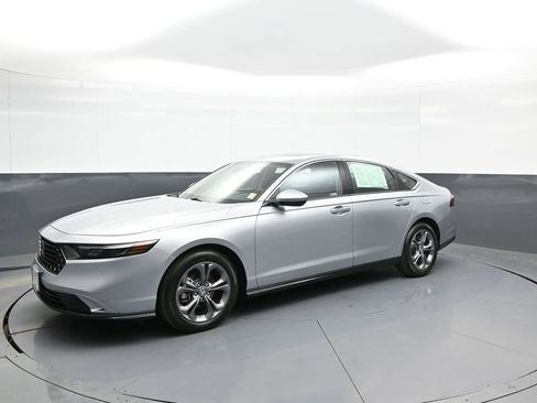 Used 2024 Honda Accord EX image 10