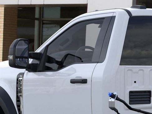 New 2025 Ford F550 4x4 Regular Cab Super Duty w/ XL Chrome Package image 22