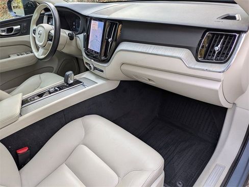 Certified 2023 Volvo XC60 B5 Plus image 29