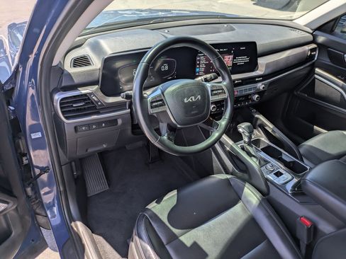 Used 2023 Kia Telluride S AWD/4WD image 16