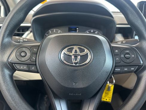 Used 2025 Toyota Corolla Cross L FWD image 25
